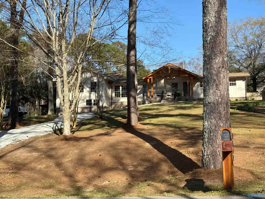 3715 Fall Bluff Drive, Decatur, AL 35603 - #2