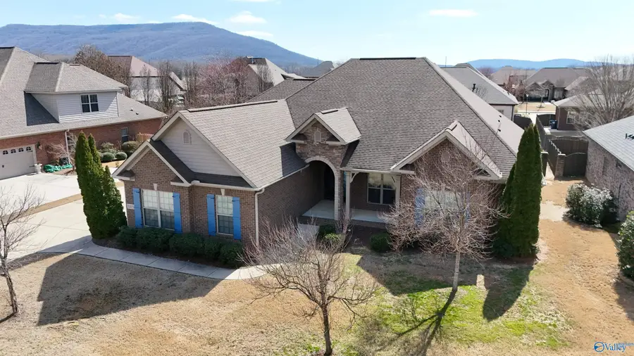 3005 Laurel Cove Way Se, Gurley, AL 35748 - #3