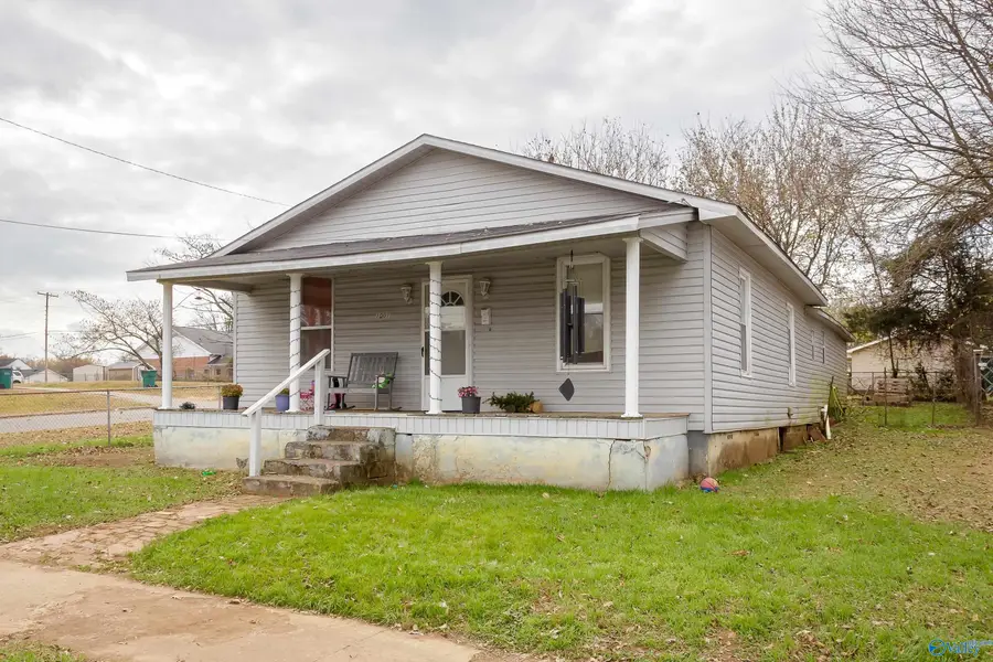 1001 Sterling Blvd, Sheffield, AL 35660 - #2