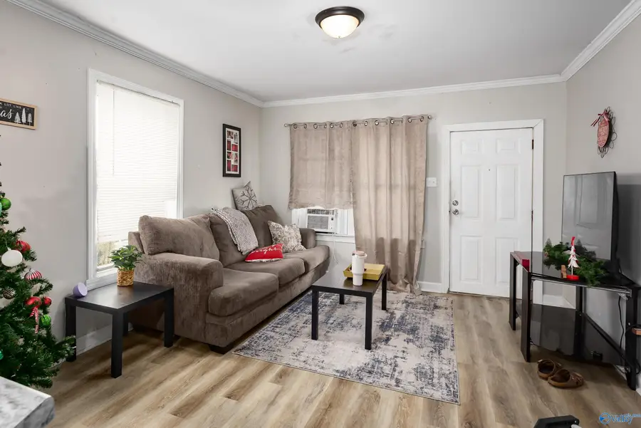 1101 W Montgomery Avenue, Sheffield, AL 35660 - #3