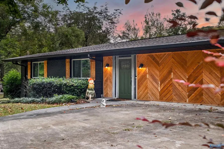 403 Forest Road, Gadsden, AL 35901 - #2