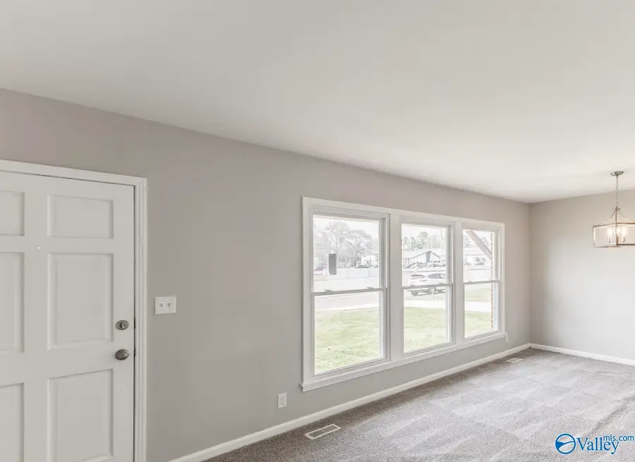 3604 N Memorial Parkway North Ne, Huntsville, AL 35810 - #3