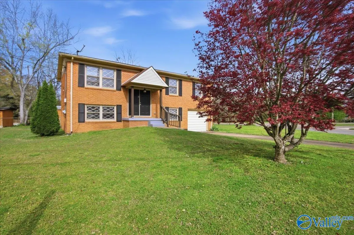 6100 Belgrade Drive Nw, Huntsville, AL 35810 - #1