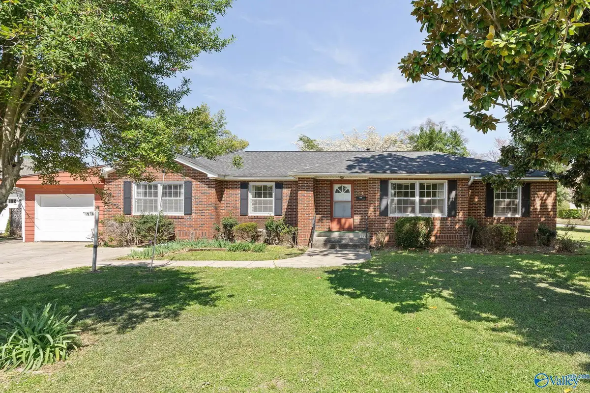 1215 Hermitage Avenue Se, Huntsville, AL 35801 - #1