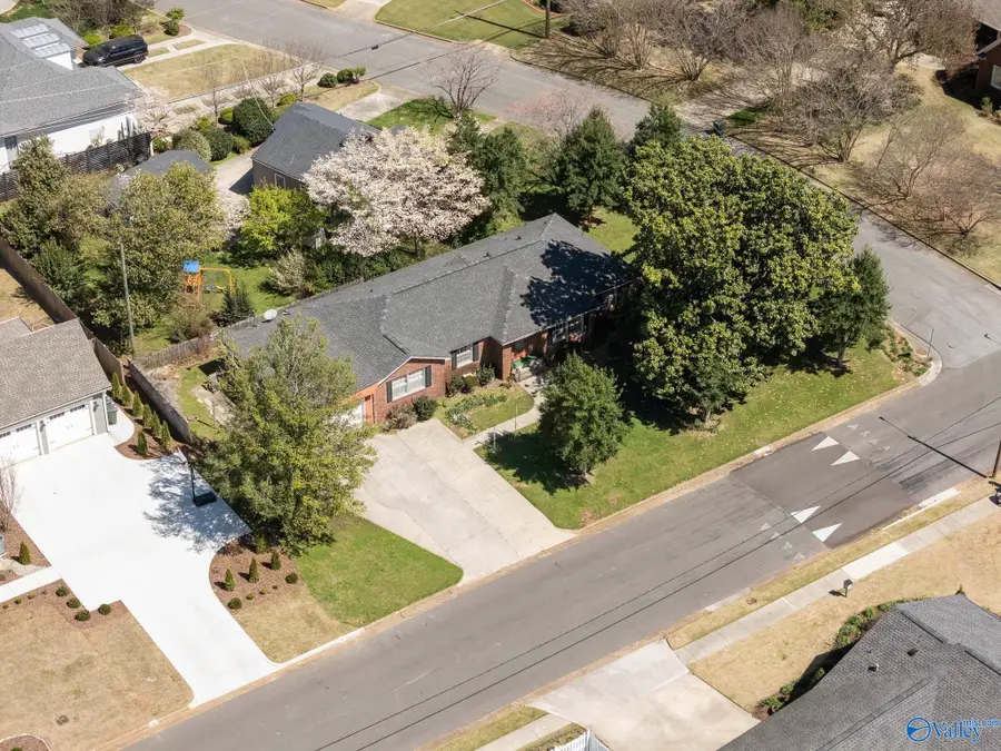 1215 Hermitage Avenue Se, Huntsville, AL 35801 - #3