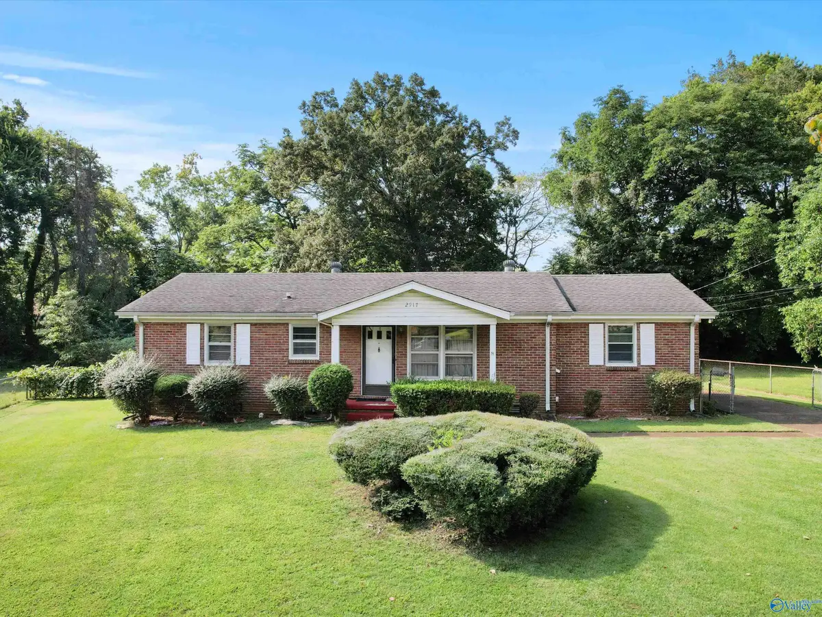 2917 NW Ford Place Nw, Huntsville, AL 35810 - #1