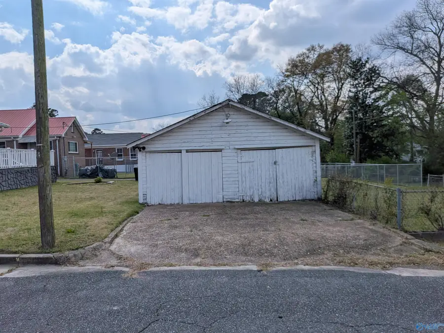 301 S 8th Street, Gadsden, AL 35903 - #2