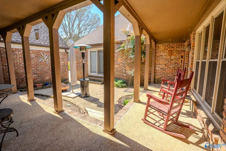 2405 Old Creek Trail Se, Decatur, AL 35603 - #3