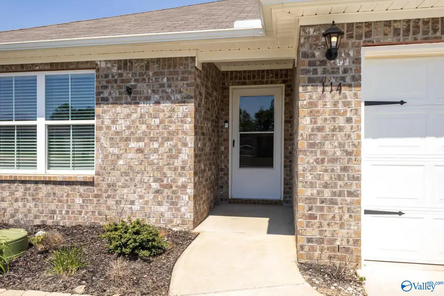 114 Domingues Avenue, Meridianville, AL 35759 - #2
