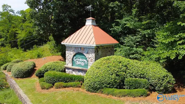 2216 Governors Bend Road Se, Huntsville, AL 35801