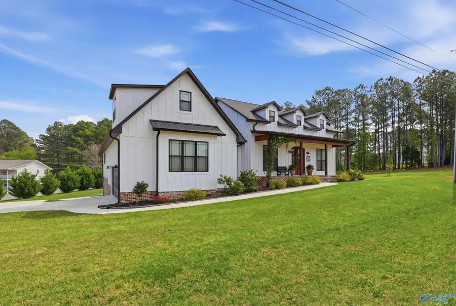 602 Country Club Road, Albertville, AL 35951 - #2