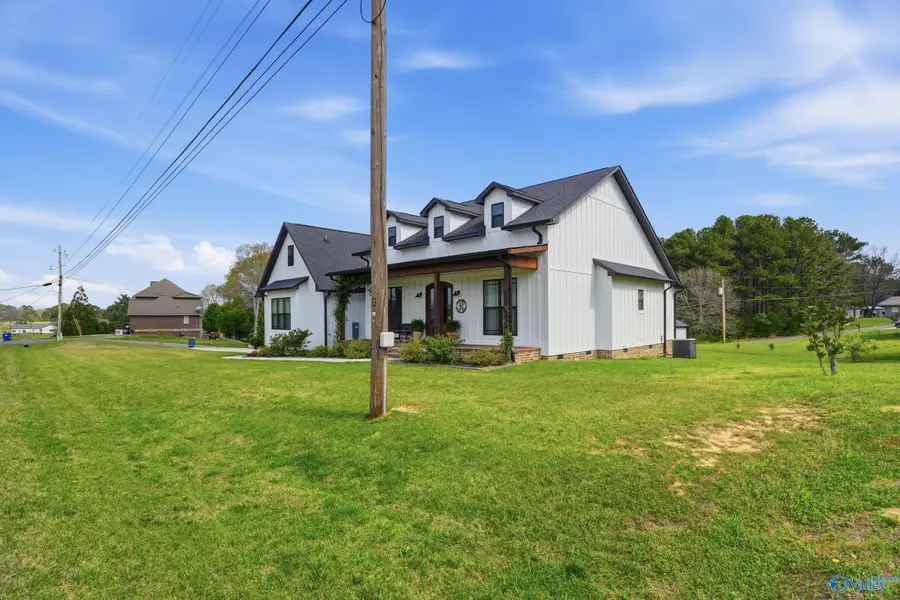 602 Country Club Road, Albertville, AL 35951 - #3