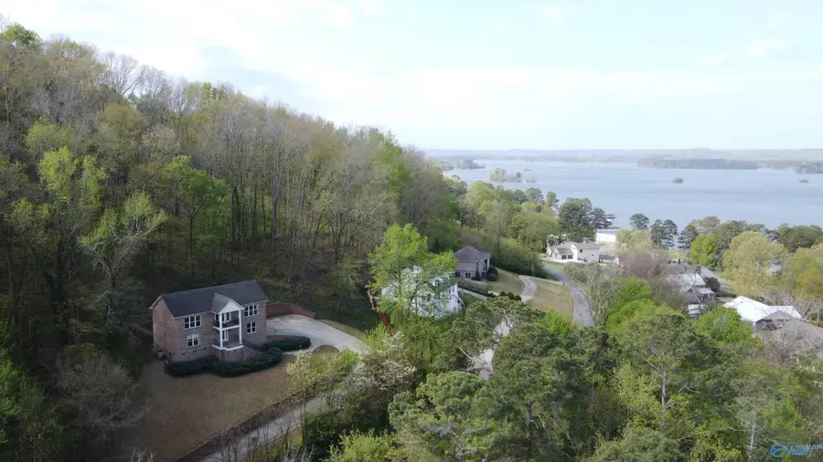 1525 Willow Beach Road, Guntersville, AL 35976 - #2