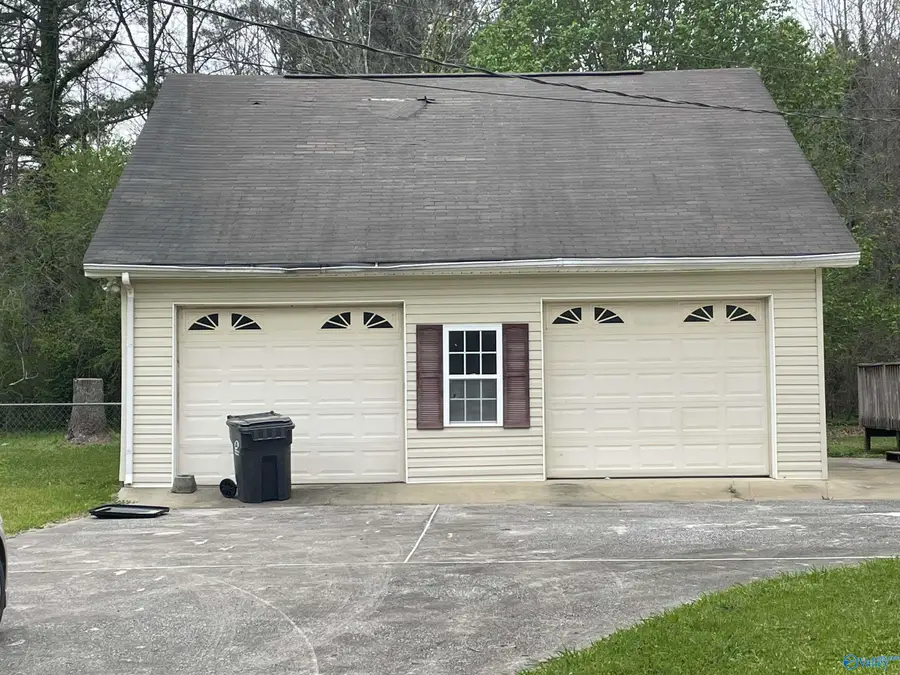 1421 Cove Creek Drive E, Glencoe, AL 35905 - #2