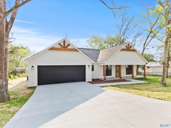 56 Nixon Drive, Guntersville, AL 35976