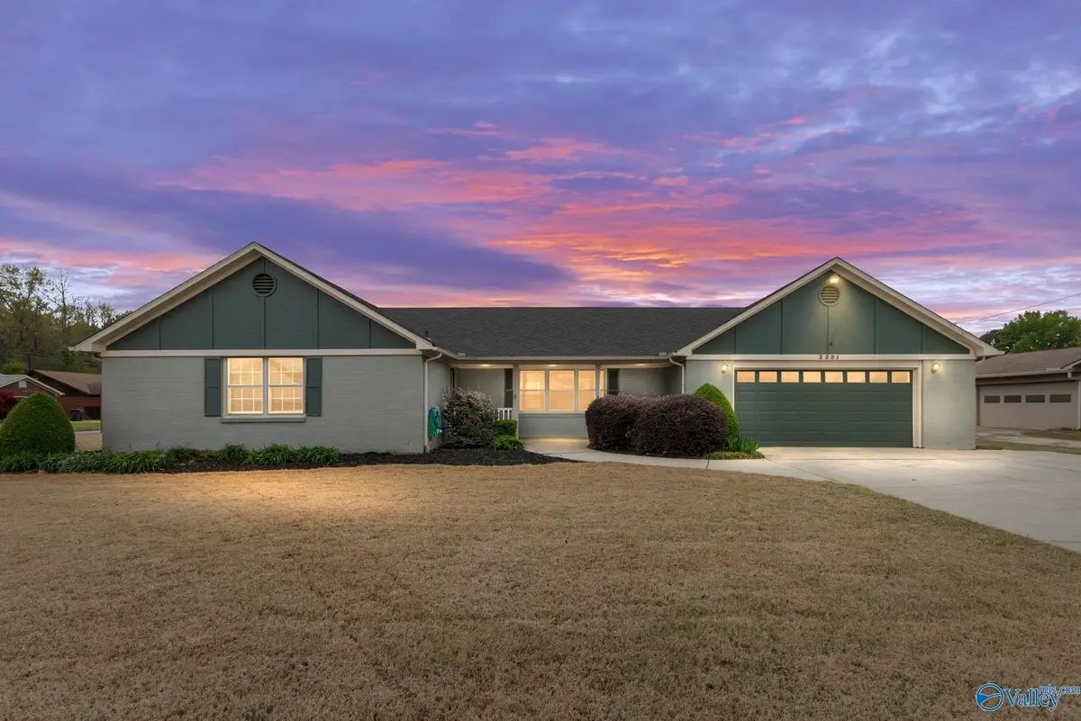 2201 Auburn Drive Sw, Decatur, AL 35603 - #1