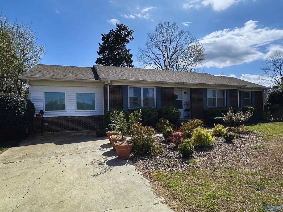 796 Lester Drive, Boaz, AL 35957 - #1