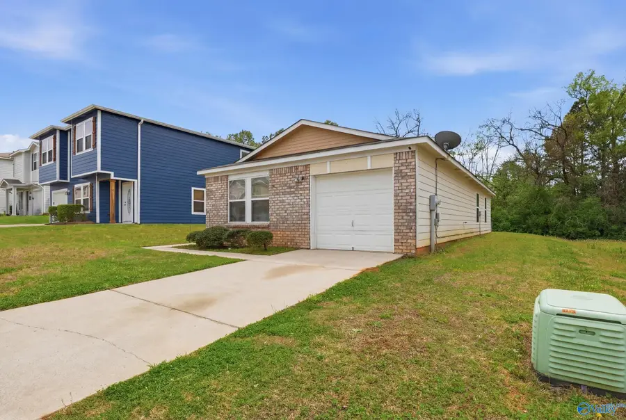 126 Whitestone Drive Ne, Huntsville, AL 35810 - #3