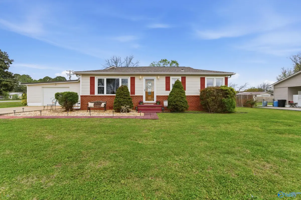 504 Nebraska Avenue, Stevenson, AL 35772 - #1