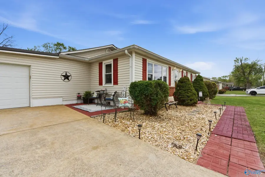 504 Nebraska Avenue, Stevenson, AL 35772 - #2