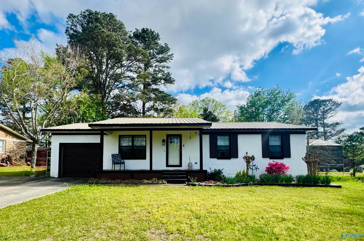 1402 Stage Road, Hartselle, AL 35640 - #1