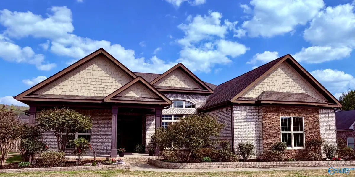 2715 Natures Trail Se, Owens Cross Roads, AL 35763 - #1