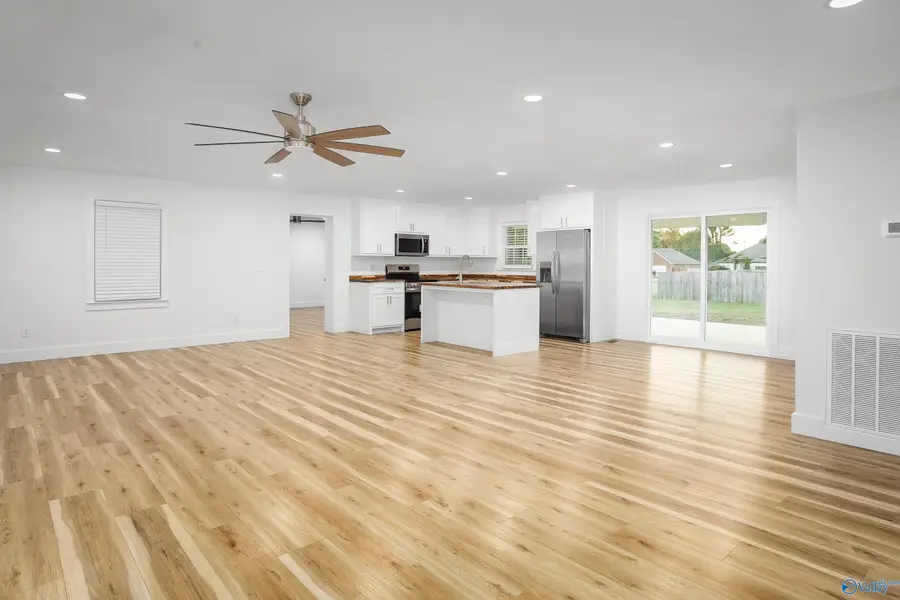 1005 Davison Avenue, Muscle Shoals, AL 35661 - #3