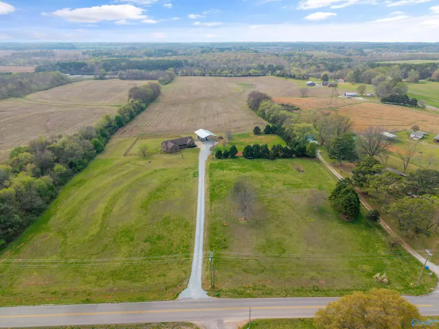 2102 Lindsay Lane S, Athens, AL 35613 - #3