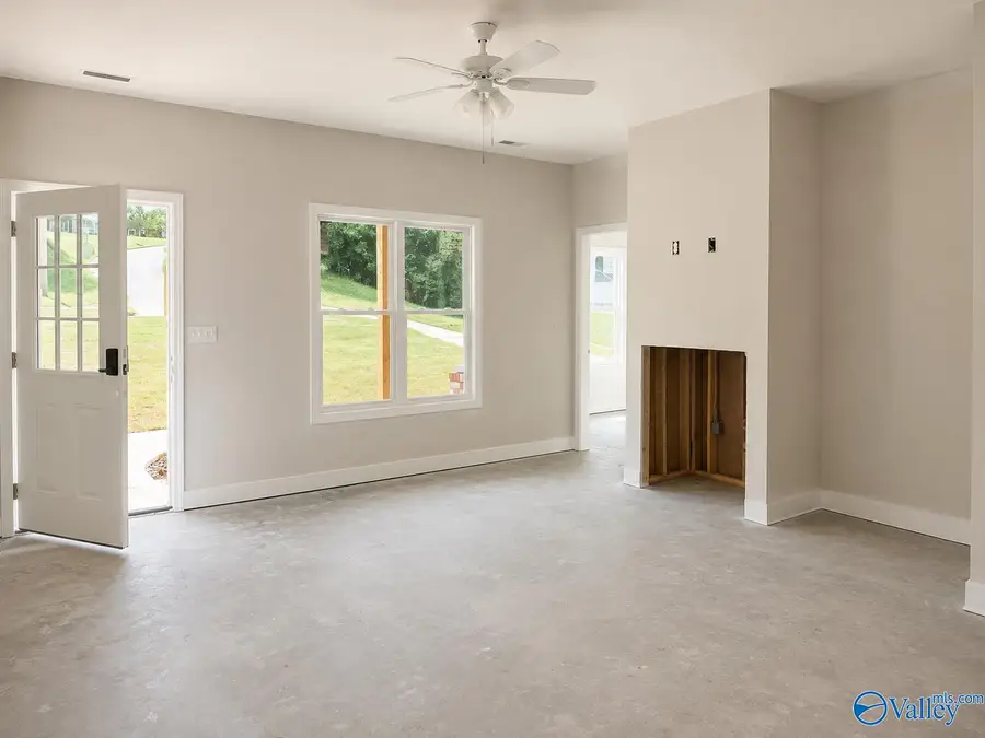 6028 Pulaski Pike, Huntsville, AL 35810 - #3