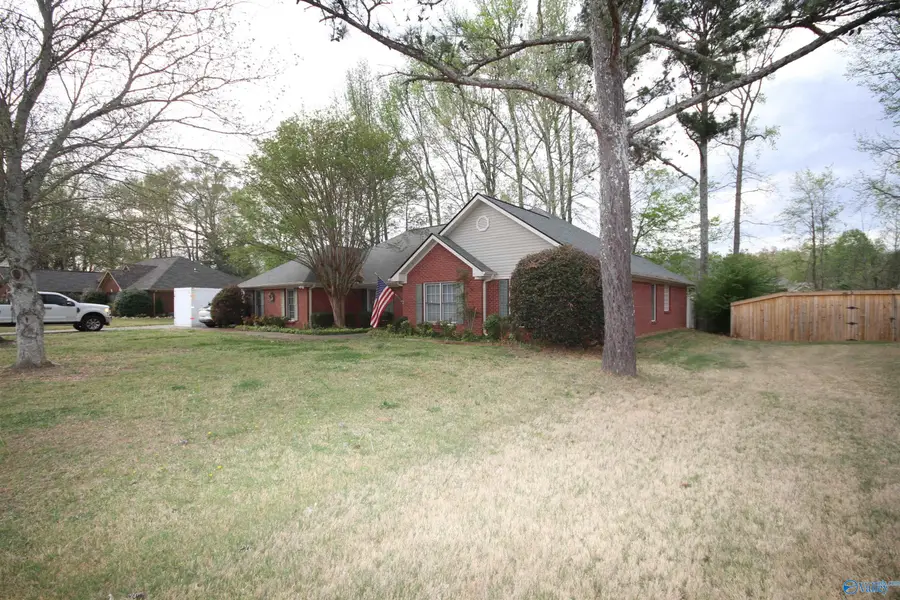 143 Preswick Place, Huntsville, AL 35806 - #3