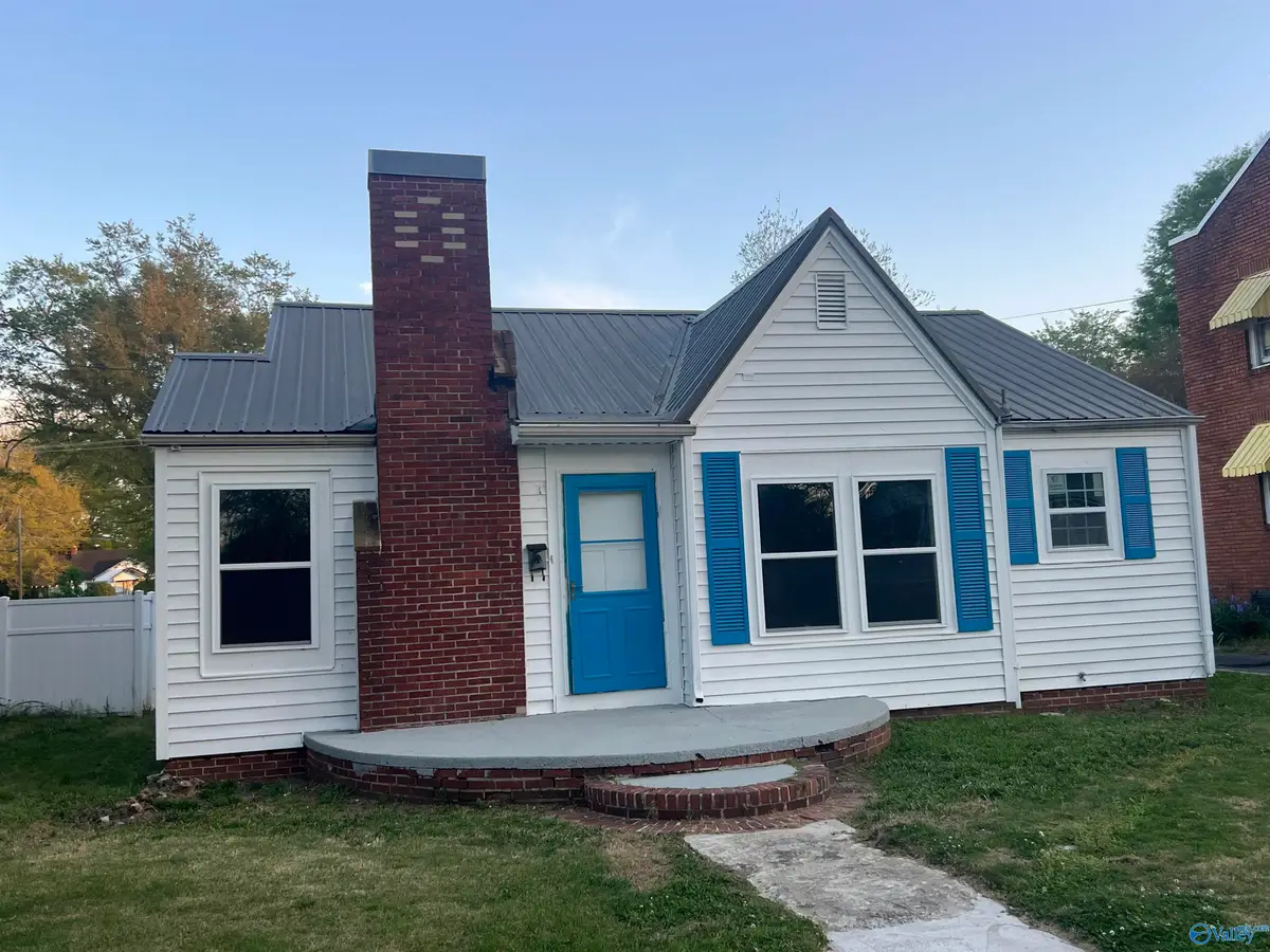 208 S 8th Street, Gadsden, AL 35903 - #1