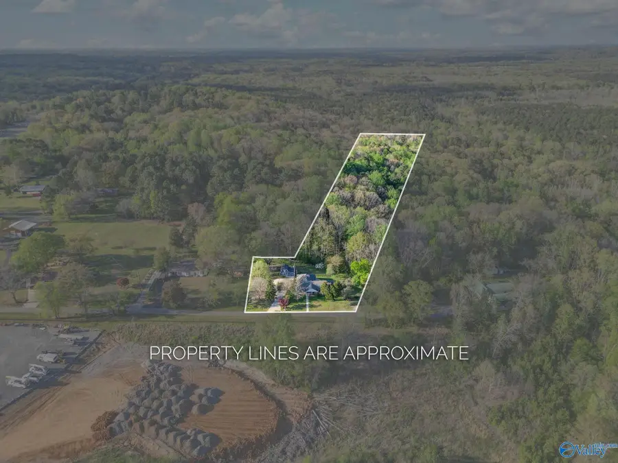 1209 Griffin Road Nw, Hartselle, AL 35640 - #2