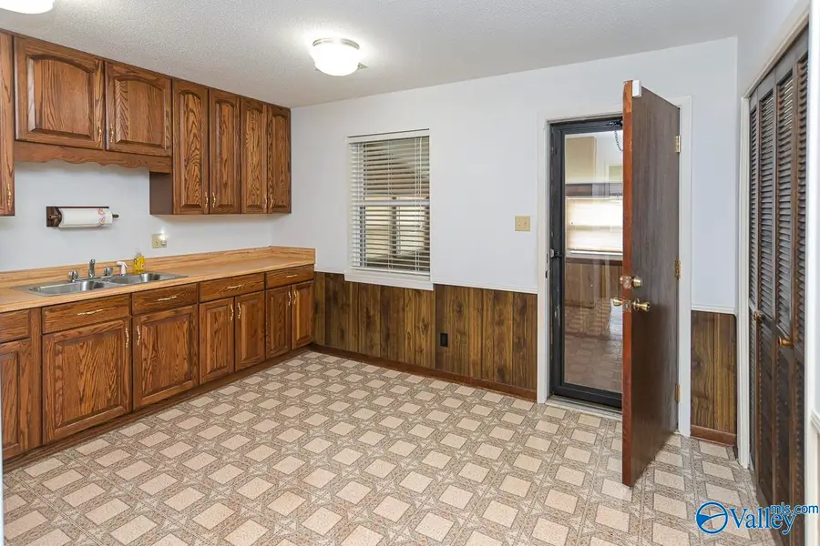 3204 Sandlin Road Sw, Decatur, AL 35603 - #3