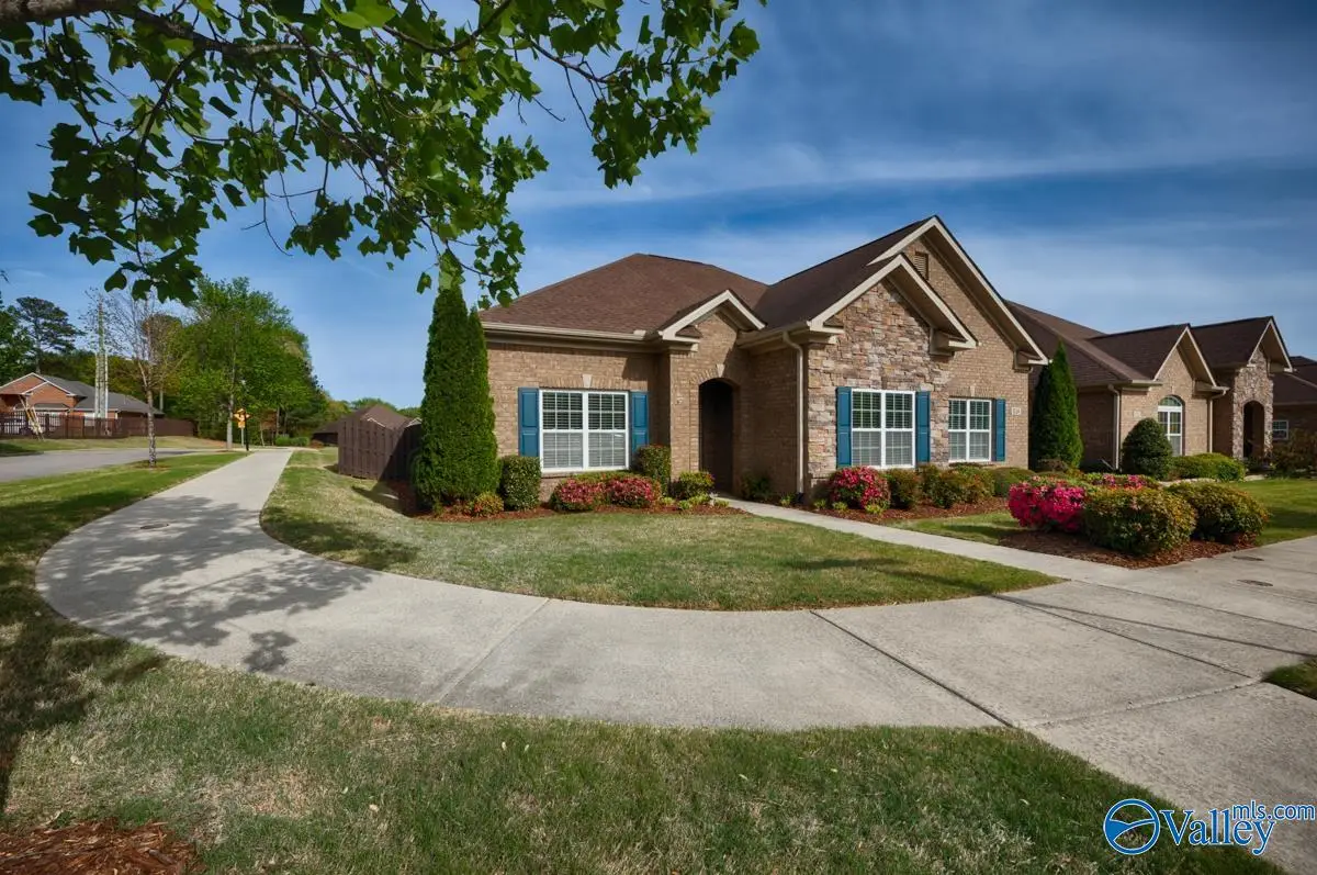 1124 Corner Brook Nw, Huntsville, AL 35806 - #1