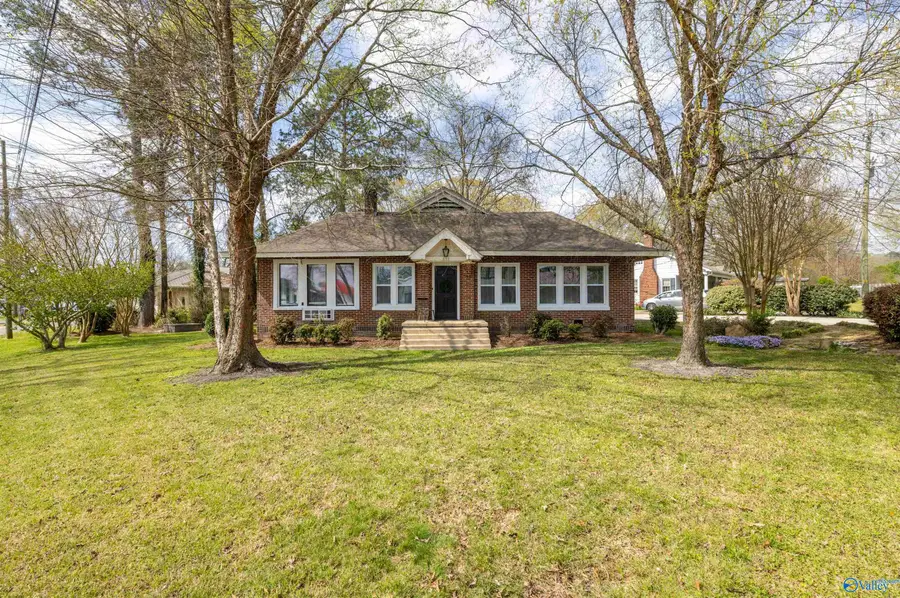 411 1st Avenue Sw, Hamilton, AL 35570 - #2