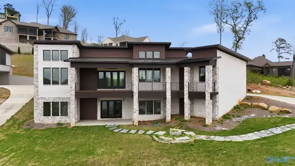 528 Fall Creek Drive, Guntersville, AL 35976