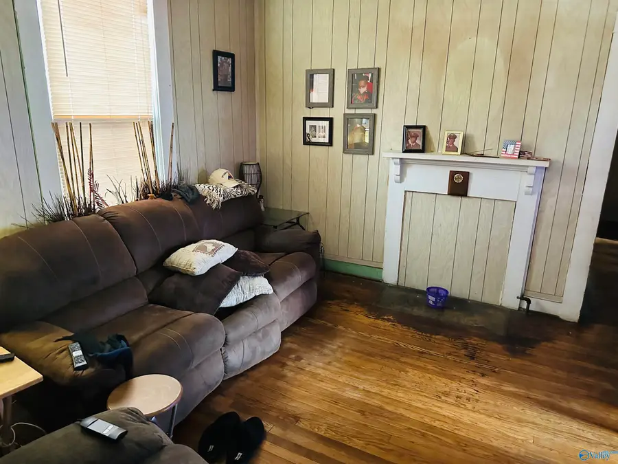 904 Spruce Street, Gadsden, AL 35901 - #3