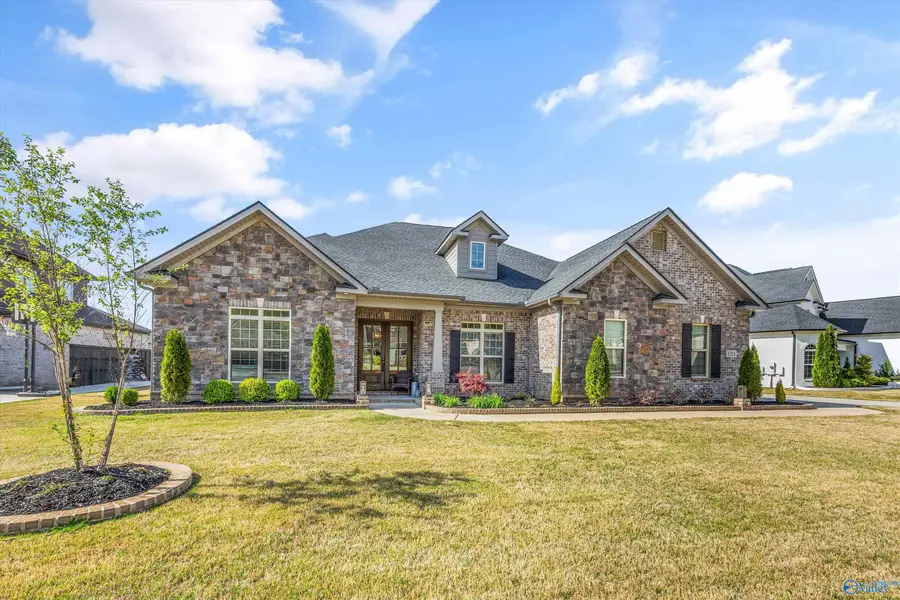 8213 Nantucket Circle, Owens Cross Roads, AL 35763 - #2