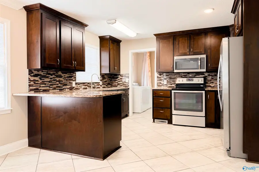 811 Long Bow Drive Sw, Decatur, AL 35603 - #3