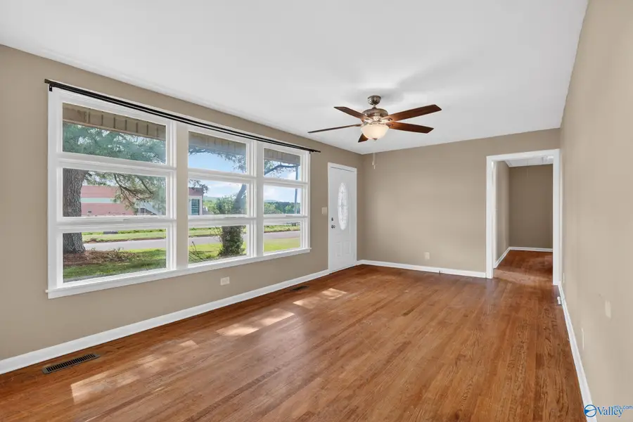 4209 Memorial Parkway North N, Huntsville, AL 35810 - #3