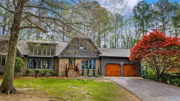 1142 Rainbow Avenue N, Rainsville, AL 35986