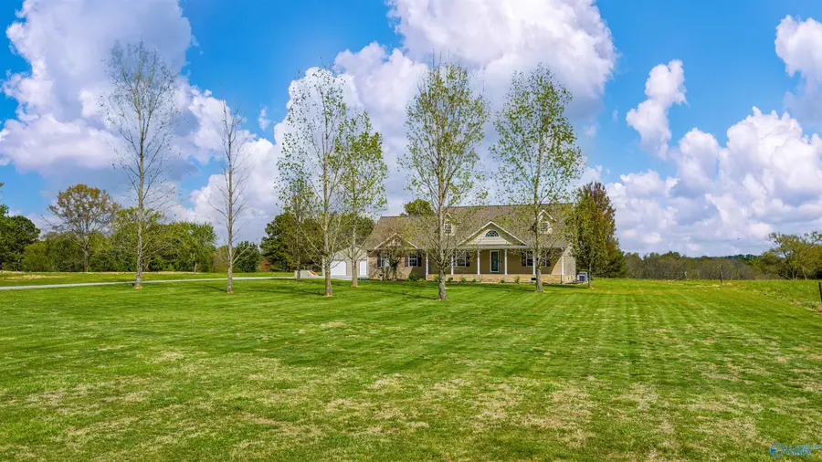 190 Brandon Street, Sylvania, AL 35988 - #3