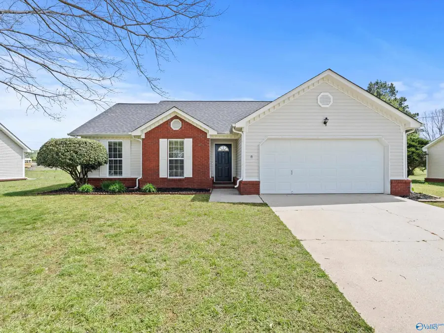123 Castleridge Drive, New Market, AL 35761 - #2
