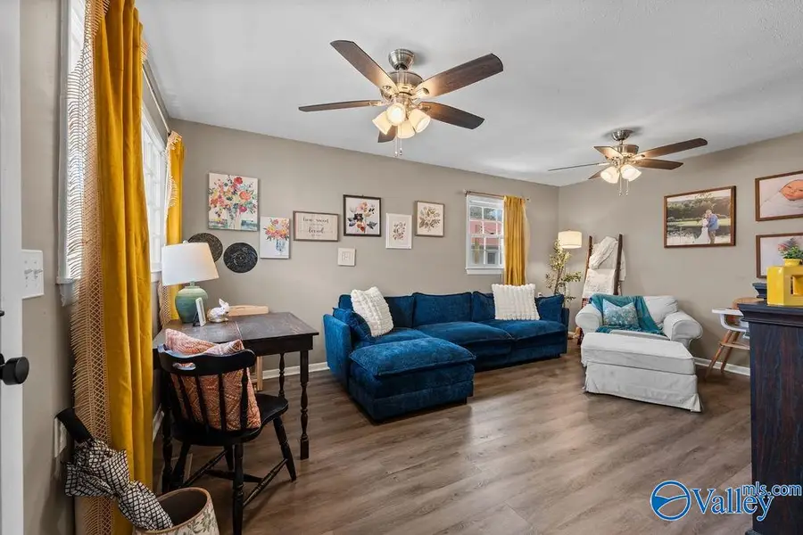 204 E Charlotte Avenue, Scottsboro, AL 35768 - #3