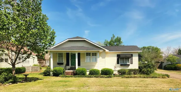 1006 Barkley Street Sw, Hartselle, AL 35640