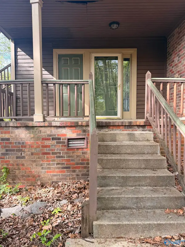 2009 Greenwood Place Sw, Huntsville, AL 35802