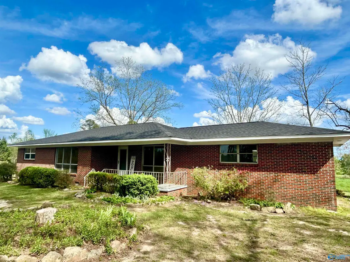 715 County Road 99, Fort Payne, AL 35967 - #1