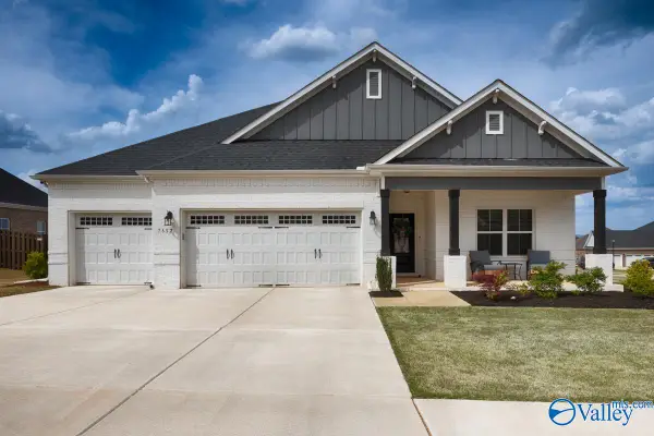 7652 Shaun Leslie Circle Se, Owens Cross Roads, AL 35763