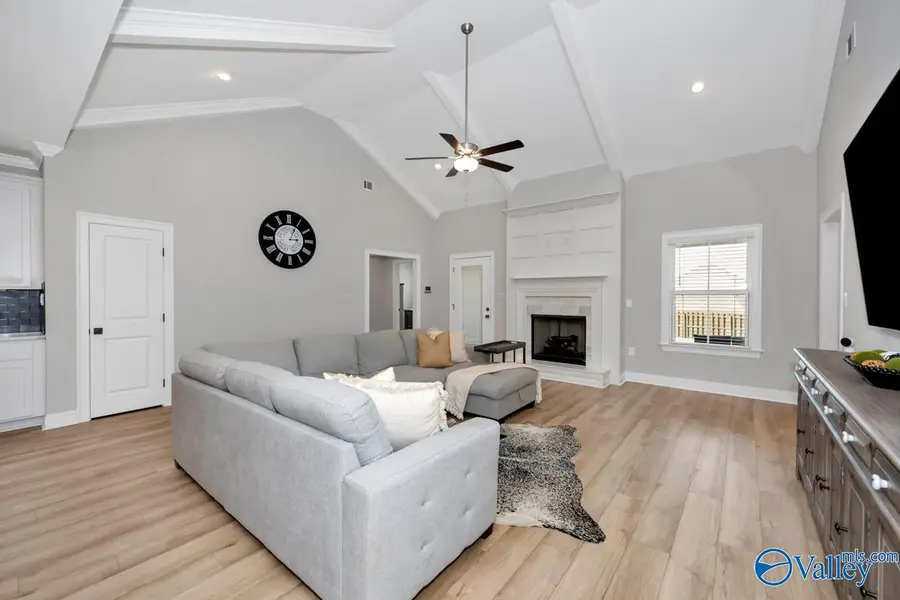 7652 Shaun Leslie Circle Se, Owens Cross Roads, AL 35763 - #3