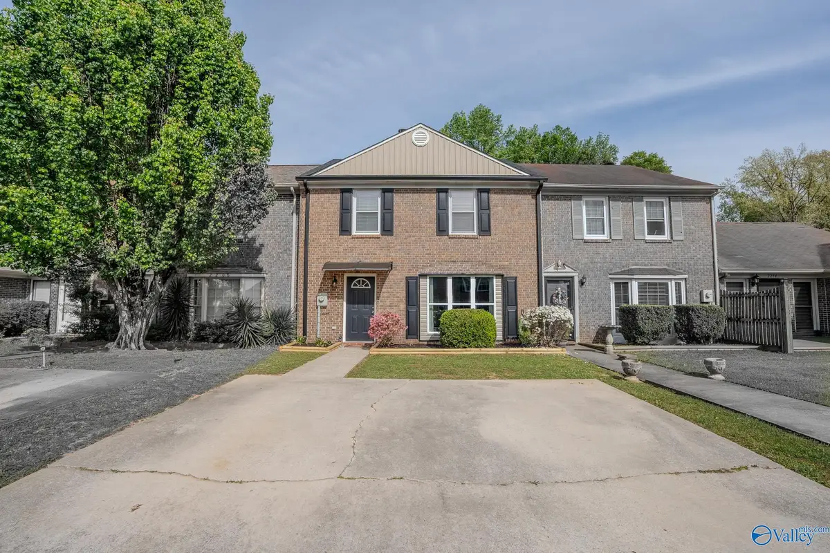 2210 Westbury Court Sw Sw, Decatur, AL 35603 - #1